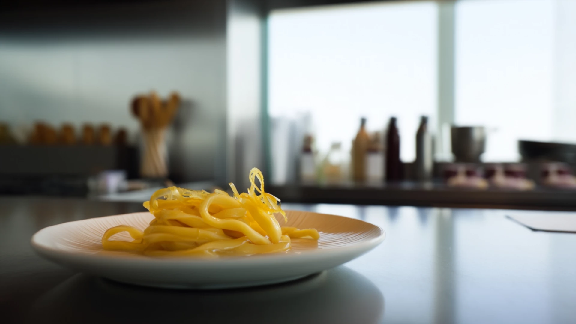 Фото блюда: Удон с омлетом и ароматным соусом понзу