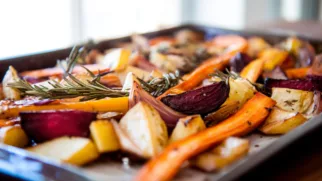 Фото рецепта: Запечённые коренья с розмарином которые подарят уютный вкус