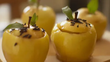 Фото блюда: Запеченные яблоки с ярким ароматом гвоздики