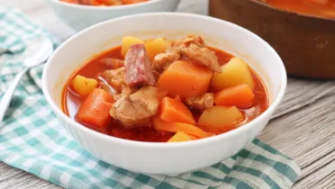 Фото блюда: Жаркое с бастурмой с мягким ароматом и насыщенным вкусом