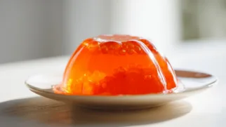 Фото рецепта: Желе из морошки – яркий и вкусный десерт