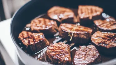 Фото рецепта Булгогги с рисовым уксусом с насыщенным ароматом и карамельной корочкой