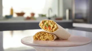 Фото рецепта: Буррито с цветной капустой и рисом: сытный мексиканский ужин без мяса