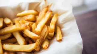 Фото рецепта: Хрустящая картошка фри на соевом масле как в кафе с золотистой корочкой