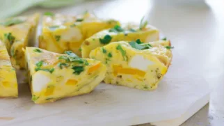 Фото рецепта: Вкусная фриттата с жёлтым перцем