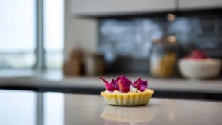 Фото рецепта: Фруктовый тарт с питахайей