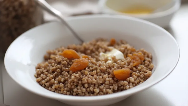 Фото блюда: Гречка с курагой – вкусное сочетание с ароматом орехов и сладостью