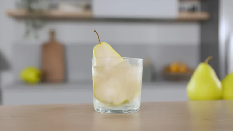 Фото блюда: Грушевый текила-микс: как приготовить освежающий коктейль