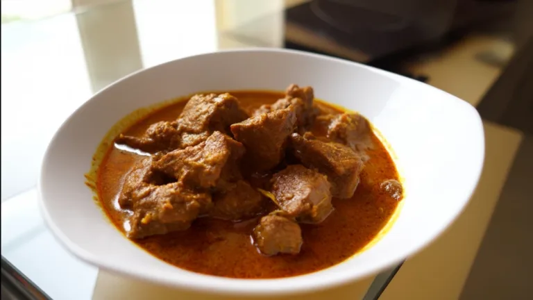 Фото блюда: Британское карри из ягненка как в пабе, густое и ароматное