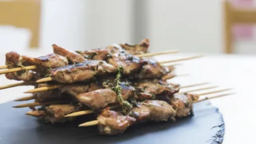 Фото блюда: Кебаб из зайчатины с ароматными травами и сочной текстурой