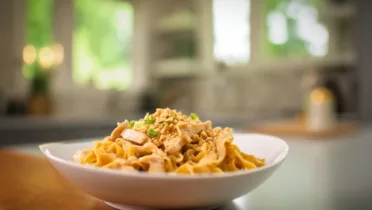 Фото блюда: Лапша с индейкой и арахисовым соусом