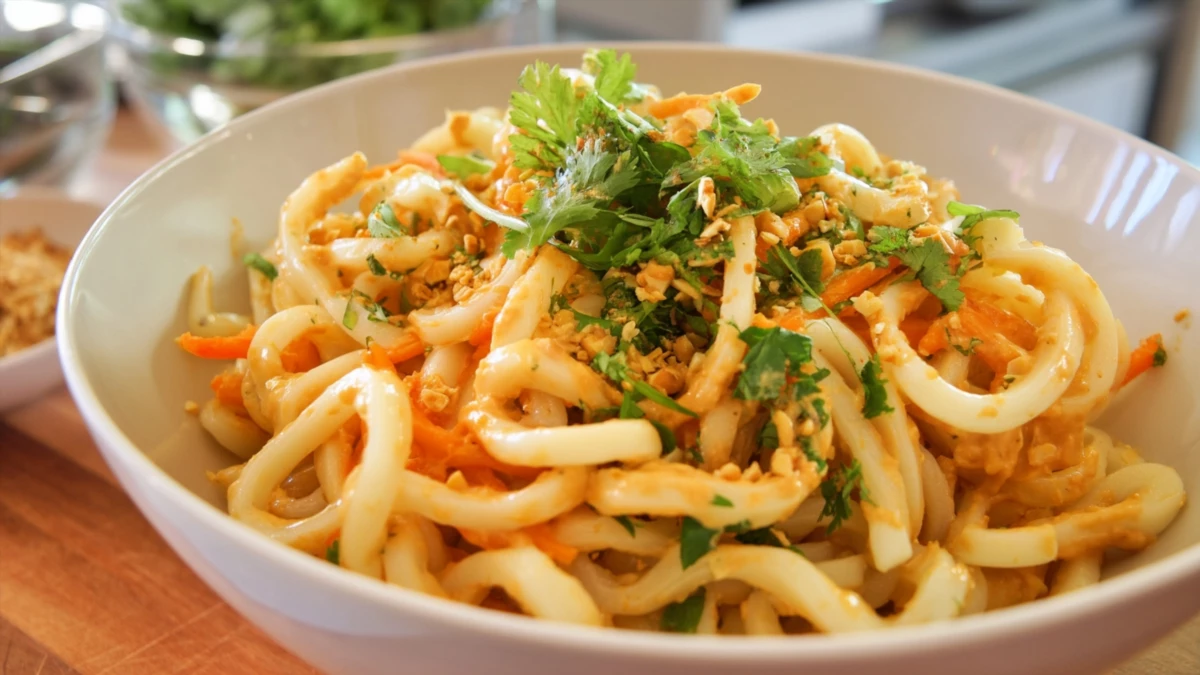 Фото блюда: Лапша удон с арахисовой пастой и лаймом