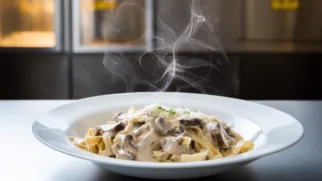 Фото рецепта: Паста тальятелле с грибами в сливочном соусе