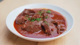 Фото рецепта: Баранья печень в томатном соусе: мягкая и без горечи