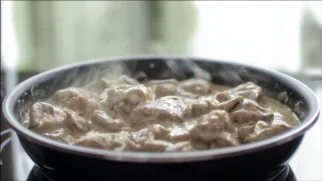 Фото рецепта: Как приготовить почки тушёные в сметане с луком