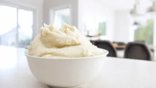 Фото рецепта: Нежное пюре из сельдерея со сливками