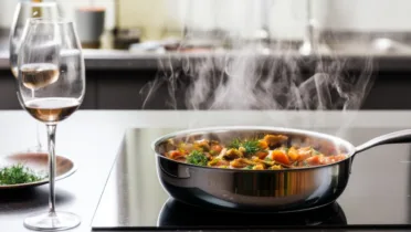 Фото рецепта Овощное рагу с креплёным вином с глубоким вкусом и ароматом трав