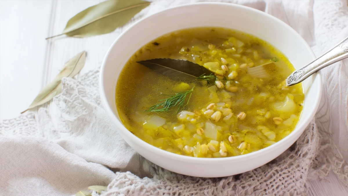 Фото блюда: Как приготовить рассольник с лавровым листом