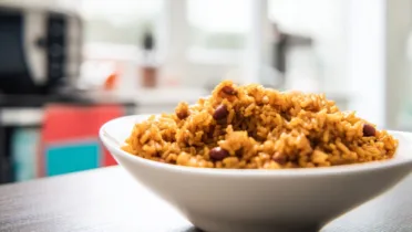 Фото блюда: Рис с горохом по карибски на кокосовом молоке, ароматный и сытный