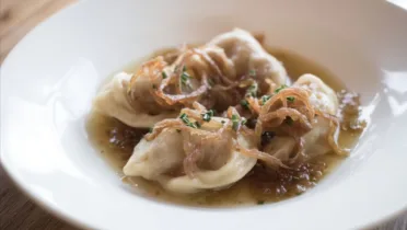 Фото рецепта Рубец по тирольски с картофельными клецками как в альпийских трактирах