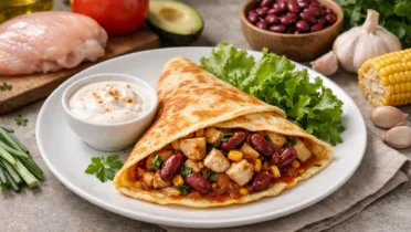 Фото блюда: Блин с курицей и фасолью: сытный и вкусный обед