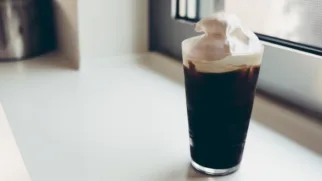 Фото рецепта: Шоколадный фраппе из тёмного шоколада с воздушной пеной как в кофейне