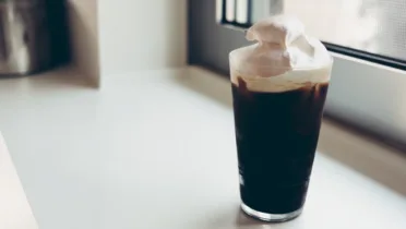 Фото блюда: Шоколадный фраппе из тёмного шоколада с воздушной пеной как в кофейне