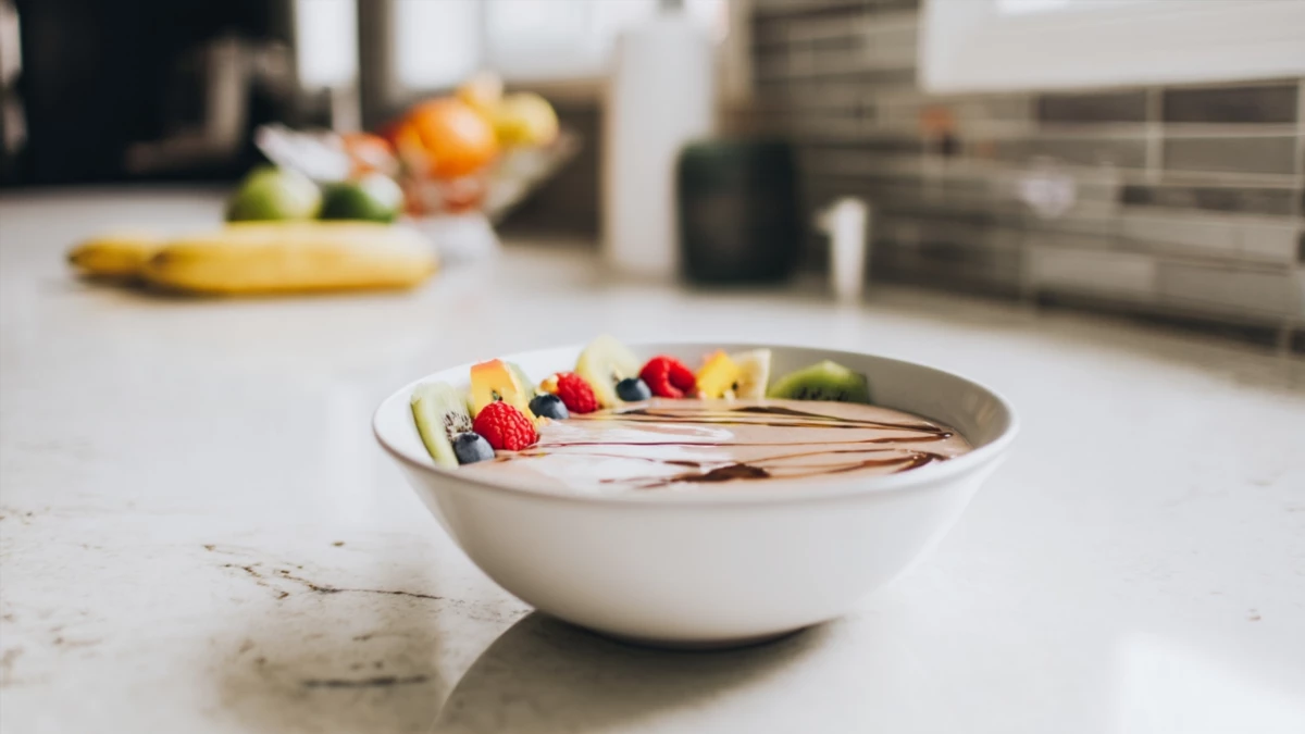 Фото блюда: Смузи боул с фундуковой пастой и фруктами за 10 минут