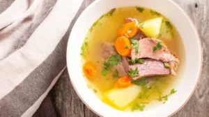 Фото блюда: Суп с говяжьим языком и овощами: прозрачный бульон как в лучших домах