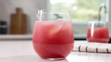 Фото рецепта Толокняный морс с ягодами: густой напиток из детства за 15 минут