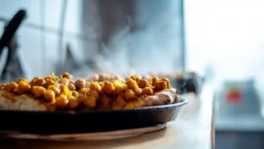 Фото блюда: Тринидадский даблз с карри нутом