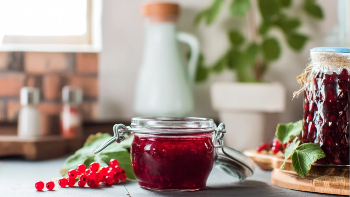 Фото блюда: Классическое варенье из жимолости