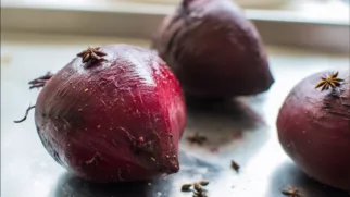 Фото рецепта: Запеченная свекла с бадьяном — ароматное блюдо с восточным акцентом