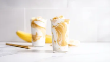 Фото рецепта Рецепт бананово-арахисового смузи с медом
