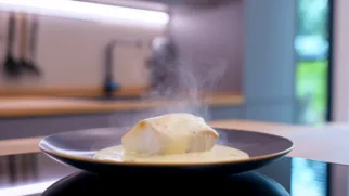 Фото рецепта: Белорыбица с сырным соусом