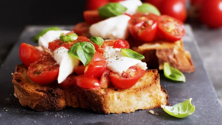 Фото блюда: Брускетта с томатами и свежей моцареллой