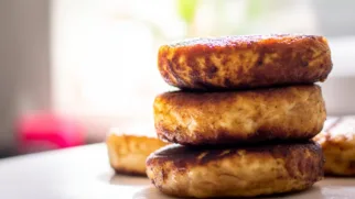 Фото рецепта: Вкусные бургеры из ямса – идеальный вегетарианский вариант