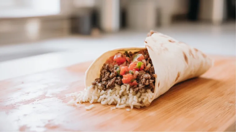 Фото блюда: Сытный буррито с говядиной и рассыпчатым рисом