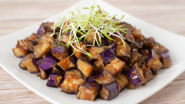 Фото блюда: Простой рецепт фасолевых ростков с баклажанами