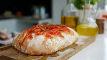 Фото рецепта Хлеб с томатом пан кон томате – рецепт с калорийностью и пошаговым приготовлением