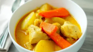 Фото блюда: Вкусное карри с кокосовым молоком и курицей