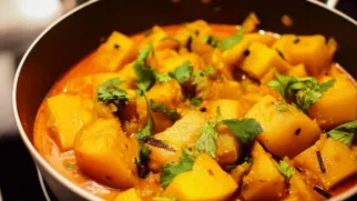 Фото рецепта: Карри из брюквы с кокосовым ароматом