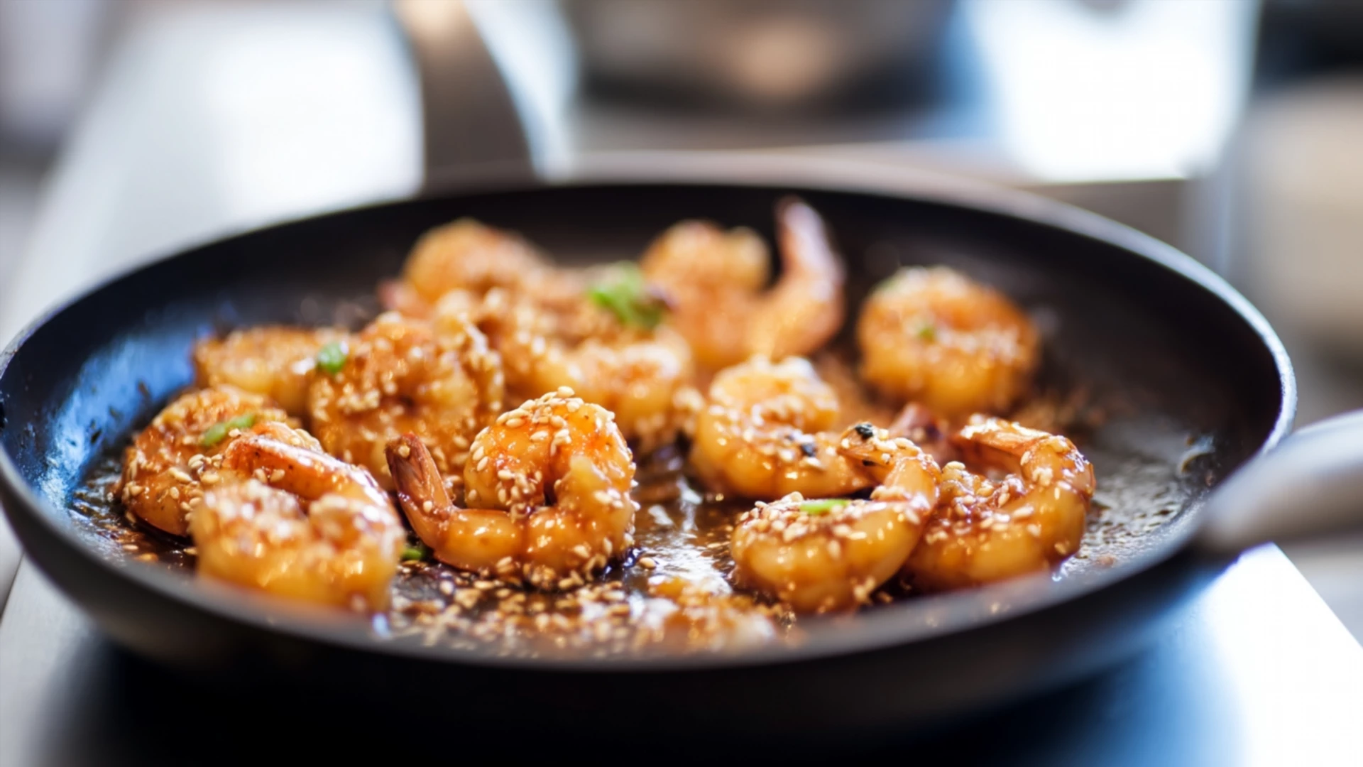 Фото блюда: Креветки с кунжутом в ароматной карамели со специями