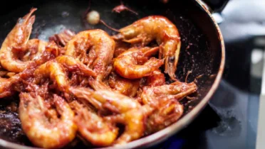 Фото рецепта Креветки в перечной пасте – острые и ароматные