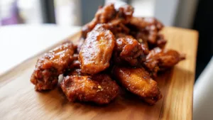 Фото блюда: Хрустящие куриные крылья в солодовом уксусе с ярким вкусом