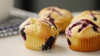 Фото рецепта: Маффины с черникой которые покоряют нежностью