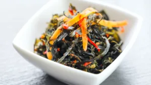 Фото блюда: Пикантная морская капуста с морковью по корейски с ярким вкусом и хрустом