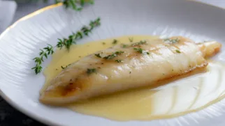 Фото рецепта: Рецепт морского языка в винном соусе