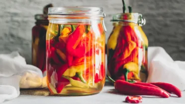 Фото блюда: Острые маринованные перцы в ароматном яблочном уксусе