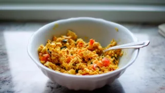 Фото рецепта: Пышный панир бурджи с томатами и специями